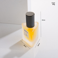 Flacon de parfum vaporisateur triangulaire givré minimaliste portable en verre transparent de 15 ml avec capuchon