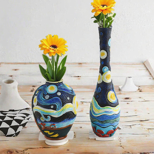 Vaso Artistico in Resina Ispirato alla Notte Stellata di Van Gogh per Composizioni Floreali da Tavolo, Decorazione Casa, Genere Ceramica e Porcellana - Product Image 3