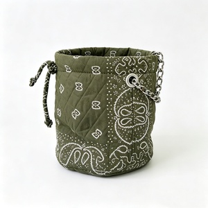 Borsa a tracolla trapuntata a forma di bandana <span class=keywords><strong>con</strong></span> <span class=keywords><strong>catena</strong></span>, borsa tote spaziosa <span class=keywords><strong>con</strong></span> stampa Paisley per donna, borsa a spalla imbottita estetica - Product Image 5