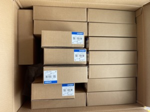 ใหม่และเป็นของแท้ 100% ออมรอนโฟโตอิเล็กทริคเซนเซอร์/สวิตช์ NB7W-TW00B - Product Image 1