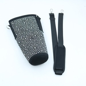 Sac de transport pour bouteille d'eau Bling pour gobelet isotherme 40oz, support en néoprène avec poignée et sangle réglable, accents de diamants glamour - Product Image 5