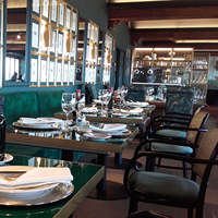 Arredamento per Bar Commerciali, Ristoranti, Fast Food, Caffetterie, Chioschi, Sedie e Tavoli in Vendita, Soluzioni Personalizzate per Arredamento Club