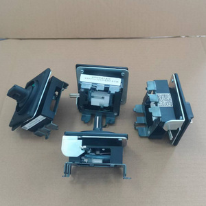 Palanca de Operación del Interruptor de Alimentación 3P del Gabinete de Control FANUC MATE GRU-000358, Diseño Industrial para Robots - Product Image 2