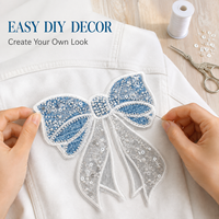 Applique 3D en jean bleu avec nœud, perles, perles de rocaille et paillettes, broderie à coudre pour la décoration de vêtements, robes, vestes et sacs