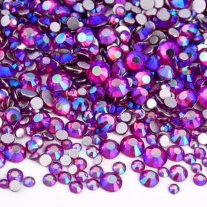 OLeeya Crystal Vente en gros 14400 Perles de verre de tailles variées SS6-SS20 et Strass à dos plat non thermocollants 2028 pour la décoration d'ongles - Product Image 3