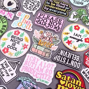 Patch brodé personnalisé de haute qualité à thermocoller, motifs 'Book Love' et 'Lettres de dessin animé', pour la décoration de vêtements de filles - Product Image 1