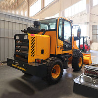 Minipala Gommata Rinforzata Tipo 912 con Benna a 7 Denti, Luce di Lavoro a LED, Cabina Chiusa, Sterzo Idraulico, Motore Diesel