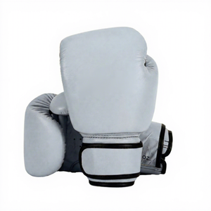 Gants de boxe personnalisables en cuir de vachette légers de 8 oz avec poignées et sangle de poignet réglable pour une protection complète des doigts - Product Image 6