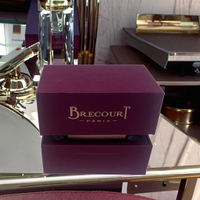 Boîte de parfum faite à la main personnalisée de luxe avec estampage à chaud en or et conception de base exposée