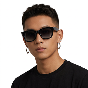 Lunettes de soleil carrées noires, monture en plastique et titane, lunettes de mode pour hommes - Product Image 1