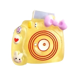 Mini Cámara de Dibujos Animados 2025, Llavero de Goma y Plástico con Diseño de Moño, Pequeños Accesorios - Product Image 5