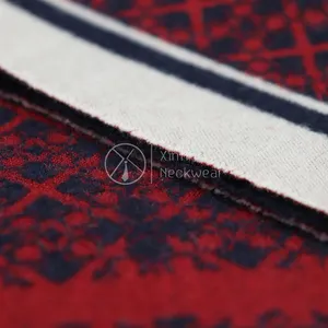 Fornitori moda rosso Navy geometrico floreale sciarpe sciarpa invernale tessuta di lusso Logo personalizzato con nappa