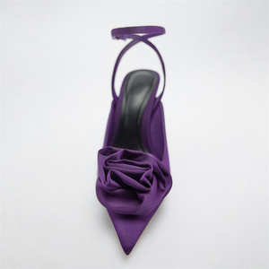 Scarpe con Tacco a Fiori Autunnali da Donna, Tacco Alto con Cinturino alla Caviglia, Décolleté Slingback Viola con Punta Aperta in Raso Antiscivolo, Tendenza Moda per Matrimoni - Product Image 2