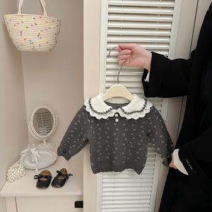 Vêtements pour bébé fille de style coréen pour le début du printemps, vêtements pour nouveau-nés, mode pour petits enfants, cardigan en acrylique tricoté à col rabattu, motif floral - Product Image 1