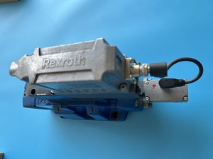 R901401731 4WRLE25V370M-4X/MXY/24A1 Direccional de Alta Respuesta 370L/min 350Bar para Sistemas Hidráulicos Industriales - Product Image 2