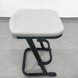 Escritorio Individual para Estudiantes con Superficie de Plástico y Estructura Metálica 400x600x750mm, Duradero para Uso Escolar, Diseño Minimalista - Product Image 3