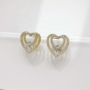 Pendientes pequeños y económicos de plata de ley 925, a la moda, hipoalergénicos, coreanos, chapados en oro de 18k, con forma de corazón. - Product Image 5
