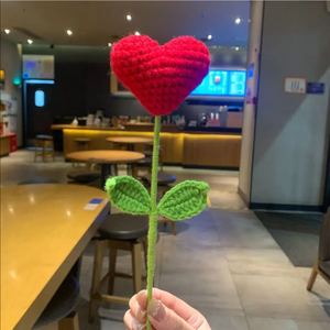 Nuovo Bouquet di Fiori Artificiali Fatti a Mano, <span class=keywords><strong>Margherite</strong></span> e Rose Lavorate a Maglia, a Forma di Cuore Rosso, Regalo per Compleanno, San Valentino, Festa della Mamma - Product Image 6