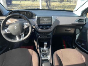 2014-2022 Dongfeng <span class=keywords><strong>Peugeot</strong></span> <span class=keywords><strong>2008</strong></span> SUV 5 places voiture à <span class=keywords><strong>essence</strong></span> à transmission <span class=keywords><strong>automatique</strong></span> d'<span class=keywords><strong>occasion</strong></span> avec toit ouvrant panoramique - Product Image 6