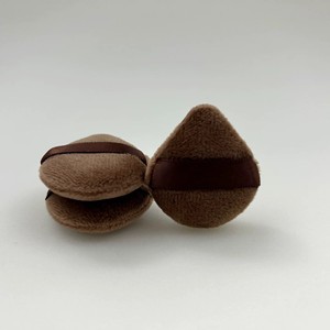 Éponge de maquillage floquée en forme de mini pouf à doigt pour fond de teint et poudre, avec logo personnalisé - Product Image 2