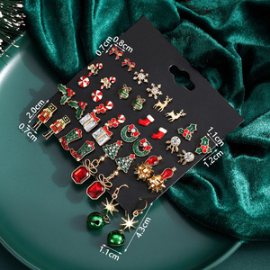 Ornements de Noël transfrontaliers - Ensemble de 20 paires/40 pièces de boucles d'oreilles de Noël brillantes en forme de flocon de neige pour sapin de Noël - Product Image 2