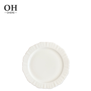 Set di Piatti Irregolari di Lusso Fatti <span class=keywords><strong>a</strong></span> <span class=keywords><strong>Mano</strong></span> in Fine Porcellana Nuovo Design Servizio di Piatti Bianchi Sottopiatto da Matrimonio per Eventi, Catering e Noleggio - Product Image 5