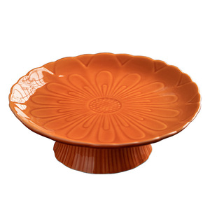 Plateau à fruits en céramique en forme de fleur, plat en porcelaine sur pied haut pour servir des collations et des desserts lors de fêtes - Product Image 5