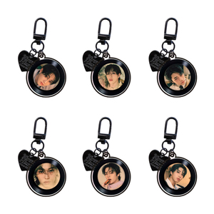 Venta al por mayor: Llavero colgante de acrílico con diseño de vinilo de Lee Know Felix I.N, estampado UV, patrón de dibujos animados, a la moda. - Product Image 4