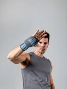 สายรัดข้อมือยืดหยุ่นปรับได้สำหรับออกกำลังกาย ระบายอากาศได้ดี พร้อมโลโก้สั่งทำ - Product Image 6