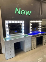 Meilleure vente Table de toilette à miroir blanche Meuble de salon à miroir Coiffeuse Commode 13 tiroirs avec lumières 3D RVB