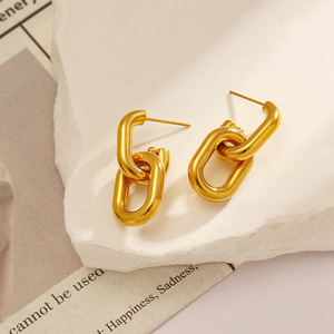 ต่างหูห่วงสแตนเลสชุบทอง ดีไซน์รูปตัว U สำหรับผู้หญิง สวมใส่ได้ทุกวัน - Product Image 3