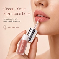Gloss à lèvres transparent longue tenue naturel en tube, formule mate sans marque pour un look naturel quotidien