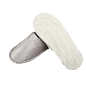 Otel ve Ev Konaklamaları İçin Tek Kullanımlık Terlikler Yıldızlı Oteller İçin Özel Kalın Tabanlı Kaymaz Baskılı Logolu - Product Image 5