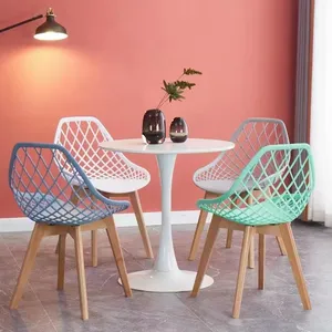 Gratis Sampel Grosir Kursi Plastik Desain Mewah Modern Nordic Makan Furnitur Dapur Ruang Makan dengan Kaki Kayu Logam
