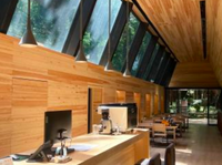 Cabane en bois préfabriquée Treezo Factory pour complexe hôtelier forestier et hébergement en famille