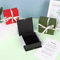 Boîte à bijoux en carton rigide A1 pour personnalisation de logo et identité de boutique, avec fermeture magnétique et ruban, emballage cadeau