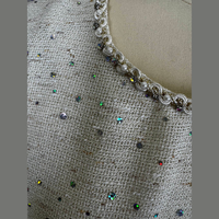 Robe Courte Blanche en Tweed pour Femme, Ornée de Cristaux, Coupe Boucle, Bordure Perles, Encolure Festonnée, Ourlet Transparent et Poignets à Volants