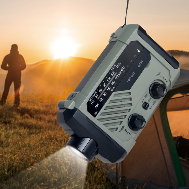 Portable radio with flashlight survival kit, solar-powered hand-crank generator disaster-resistant radio, universal for outdoor