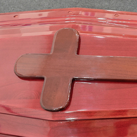 Ataúd Funerario de Madera Maciza Estilo Clásico Color Vino Tinto con Acabado Brillante y Cruz Elegante