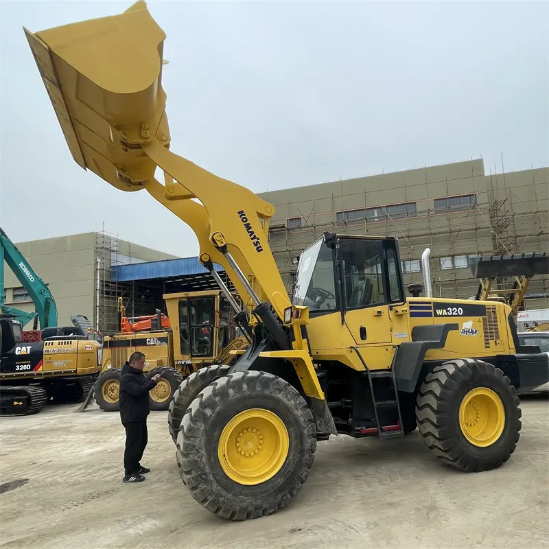 Dijual WA320-5 Komatsu pemuat asli bekas aksi lincah properti bagus.