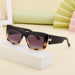 แว่นกันแดดผู้หญิงสไตล์ยุโรปกรอบสีดำเลนส์พีซี ยูวี 400 ป้องกันแสงแดดคลาส 2 LT 6082 - Product Image 1