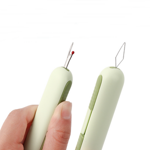 Nouvel outil de couture 2 en 1, découseurs, perforateur en plastique, enfile-aiguille <span class=keywords><strong>automatique</strong></span> pour machine à coudre - Product Image 2