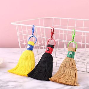 Nuevo Llavero de Estilo Pastoral Hecho a Mano con Hilo de Algodón, Macramé Boho, PVC Ecológico, Colgante de Borla para Bolso o Coche - Product Image 4