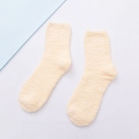 Chaussons en peluche doux et chauds pour femmes Chaussette d'hiver Fluffy Crew Socks Casual Home Sleeping Fuzzy Cozy Sock