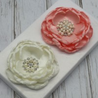 Bunga Rambut Satin dengan Mutiara Rhinestone Bunga Buatan Tangan untuk Dekorasi Pernikahan Aksesoris Pakaian