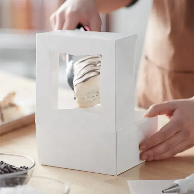 Fiambrera de papel Kraft marrón desechable para llevar, caja de comida ecológica con ventana limpia, fabricante de fábrica, disponible