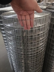 Welded Galvanized Steel <b>Wire</b> <b>Mesh</b> Roll Protective Fence <b>Mesh</b> for Farm Use - Product Image 3