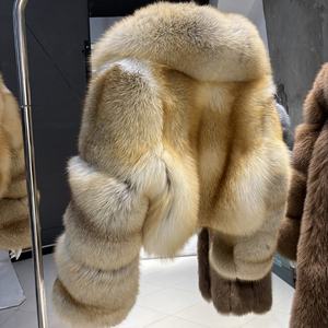 <span class=keywords><strong>Giacca</strong></span> Corta da <span class=keywords><strong>Donna</strong></span> in Vera Pelliccia di Volpe con Collo a Revers Collezione 2025 <span class=keywords><strong>Calda</strong></span> Invernale - Product Image 2