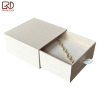 ROGOOD Boîte à bijoux en papier texturé beige de qualité supérieure avec insert beige assorti pour collier, boucles d'oreilles, bague, bracelet P2223