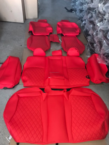 Housse de siège de <span class=keywords><strong>voiture</strong></span> en cuir de luxe, confortable et absorbant l'humidité, noire et rouge, pour cinq sièges, ensemble complet, sièges <span class=keywords><strong>avant</strong></span> et arrière - Product Image 1